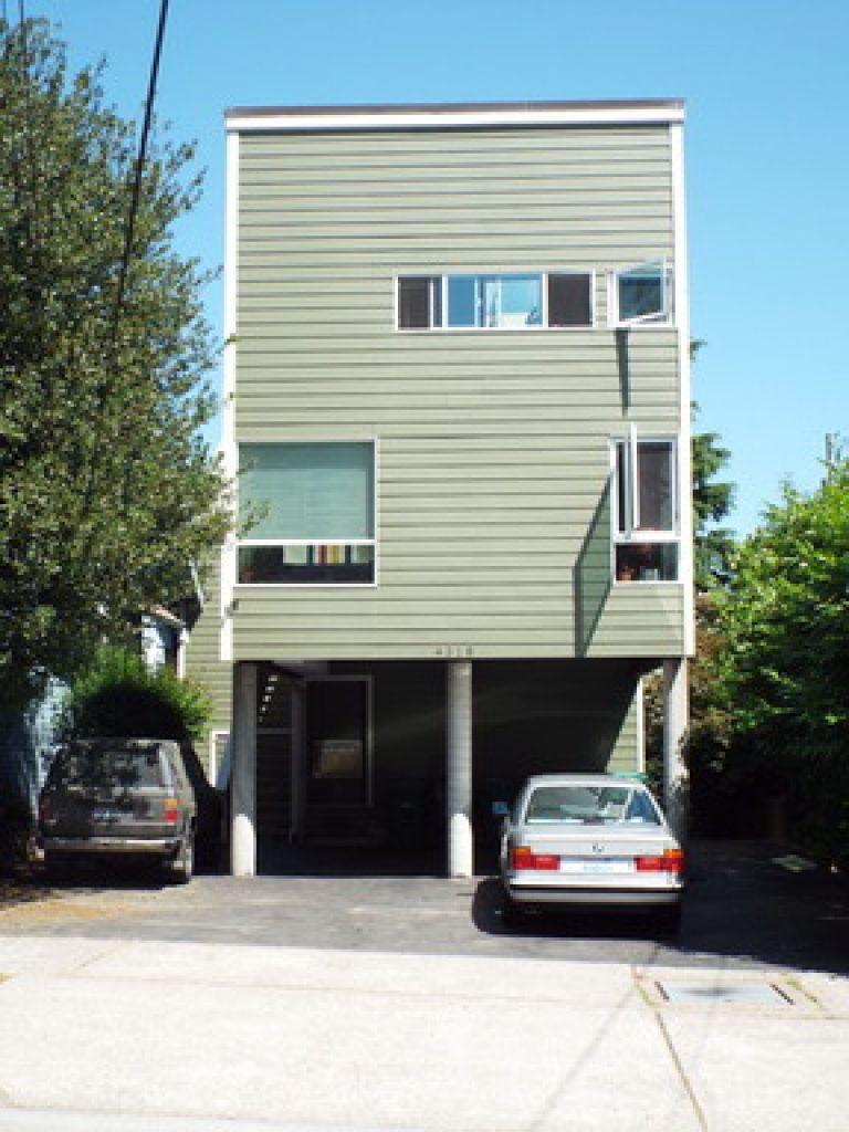 Apartment Building Exterior - Evanston Apartments